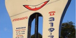 20 placas de dentistas curiosas